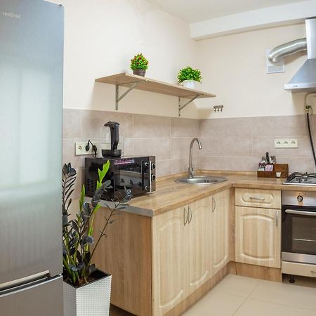 קייב Квартира Поруч Із Палацом Україна Та Ocean Plaza מראה חיצוני תמונה