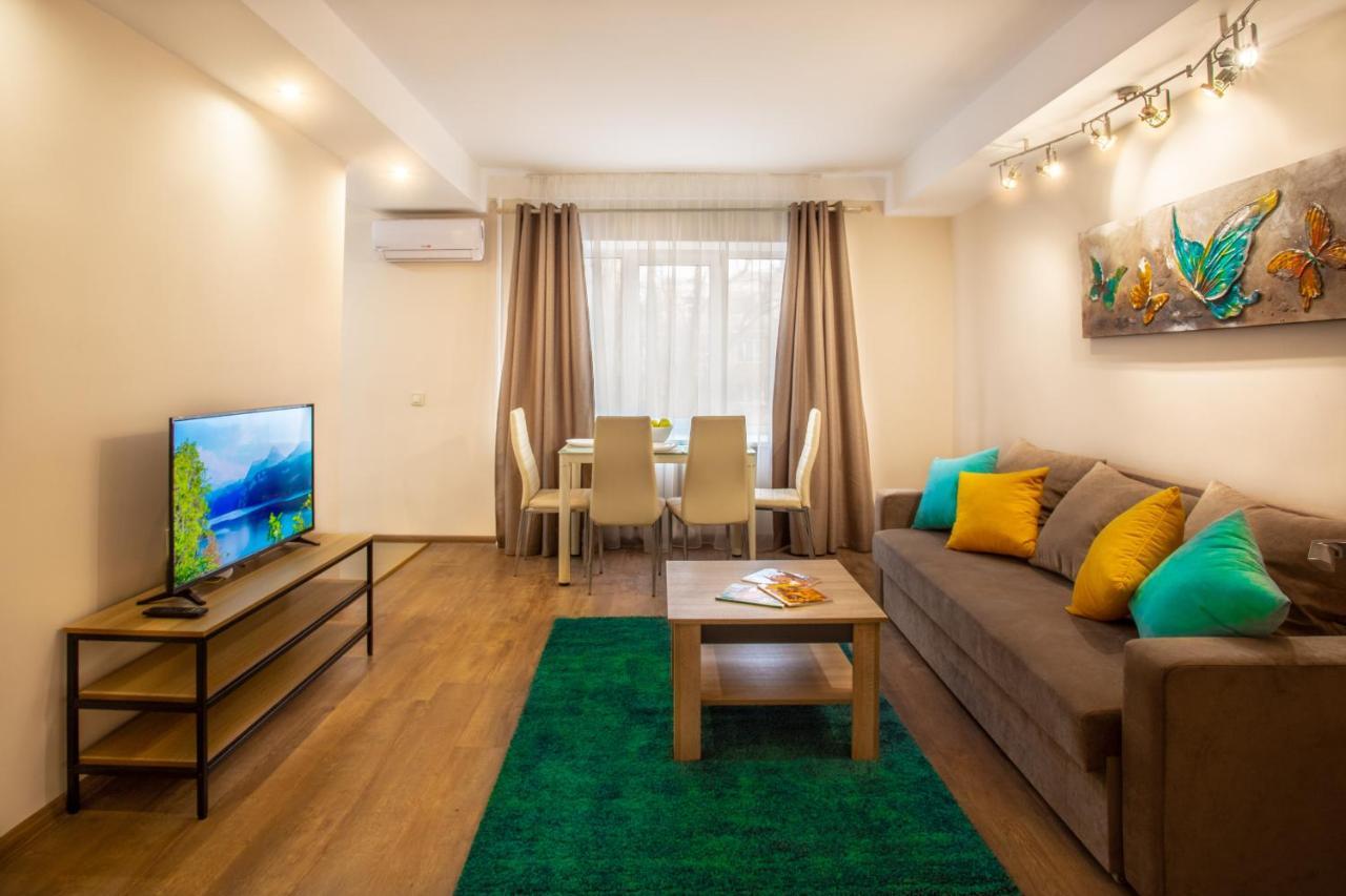 קייב Квартира Поруч Із Палацом Україна Та Ocean Plaza מראה חיצוני תמונה